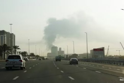 伊朗无人机袭击迪拜机场发生大规模火灾