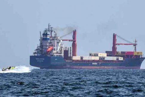 伊朗向通过霍尔木兹海峡的货船收取200万美元通行费