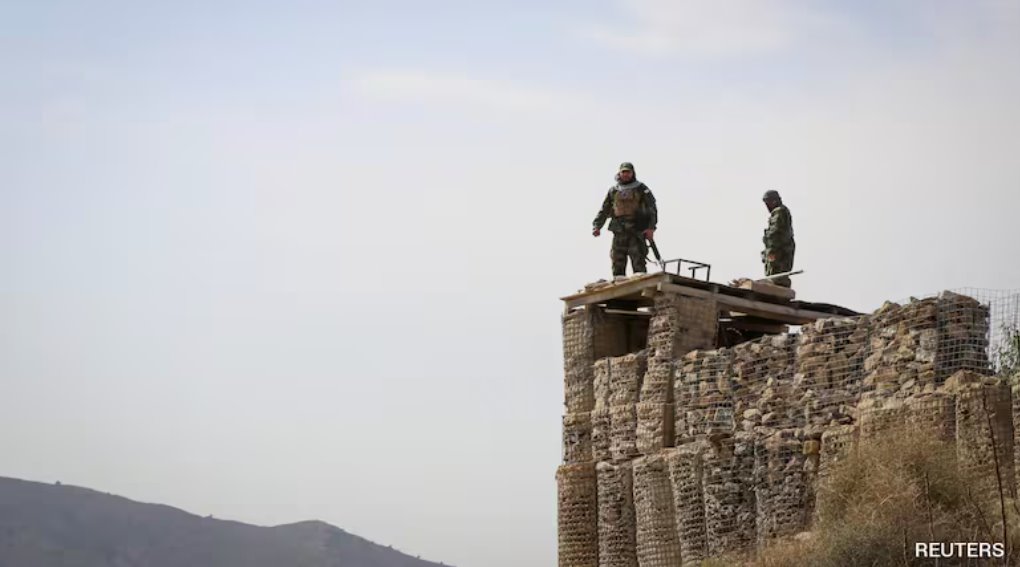 巴基斯坦和阿富汗军队之间的战斗于周日进入第四天