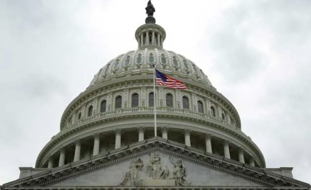 投票是在冲突迅速升级五天后进行的，这场冲突已经导致伊朗最高领袖丧生。