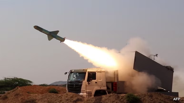 伊朗警告美国,如果其能源基础设施和港口遭到攻击,将会面临怎样的后果。