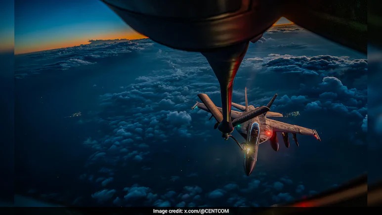 美国陆军称，一架美军KC-135空中加油机在伊拉克西部坠毁。