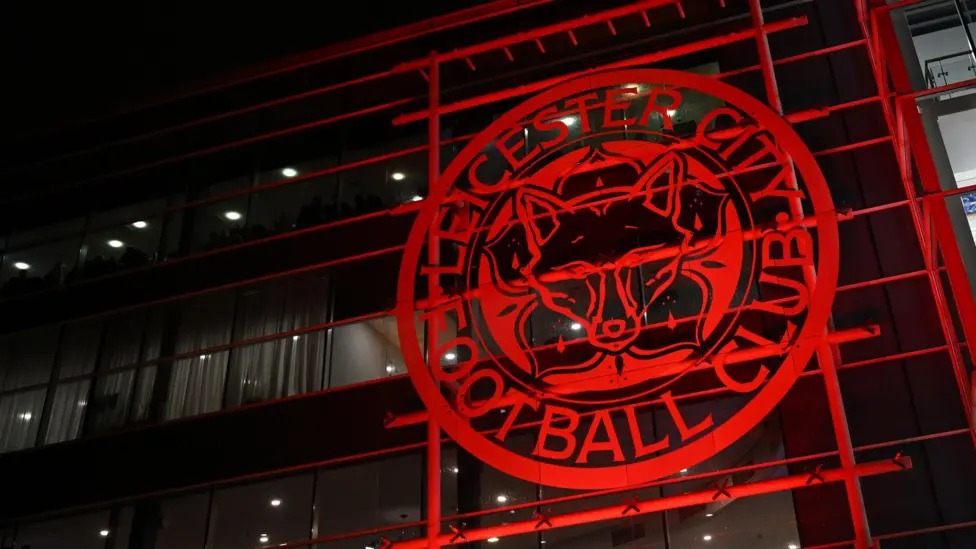 莱斯特城目前在英冠联赛中排名倒数第三，上赛季从英超联赛降级，本赛季面临英冠降级。