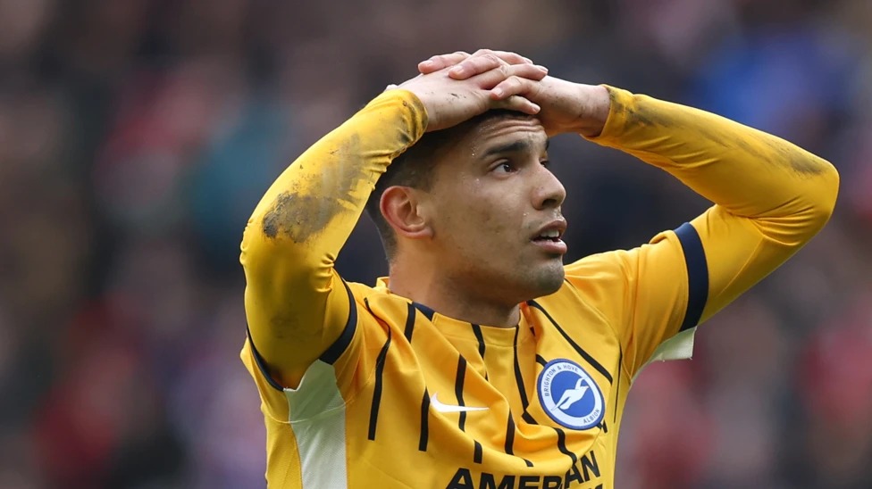 布莱顿队的迭戈&middot;戈麦斯目前是距离两场停赛仅差一张黄牌的八名球员之一