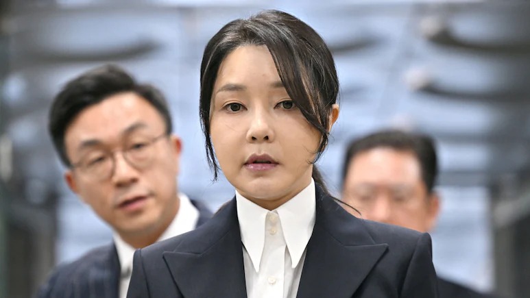 韩国前第一夫人金建熙，被弹劾的前总统尹锡烈的妻子。