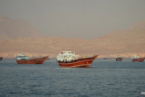 伊朗军方宣布关闭霍尔木兹海峡