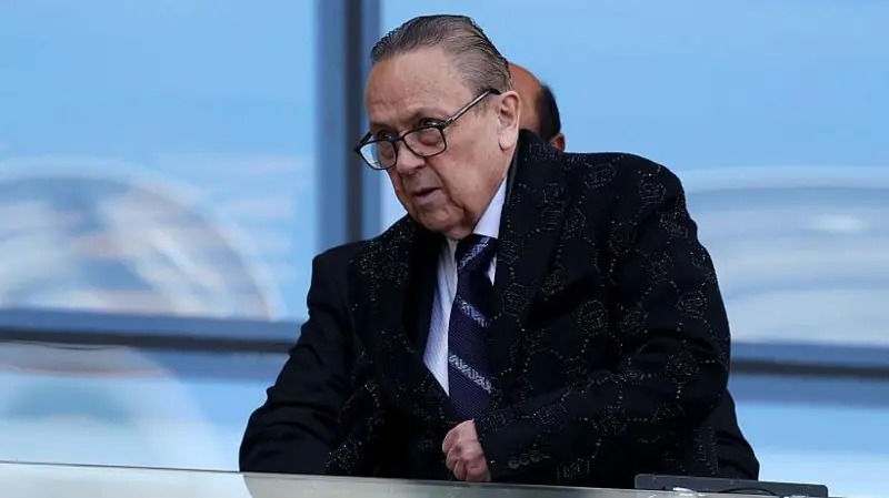大卫&middot;沙利文从小就跟着家人搬到埃塞克斯郡，一直都是西汉姆联队的球迷。