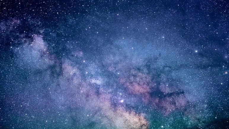 是什么让恒星成为恒星？恒星最初是太空中巨大的气体团