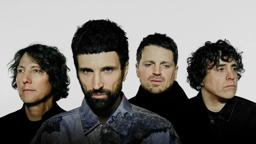 Kasabian乐队成员(从左至右):TimCarter、SergePizzorno、ChrisEdwards和IanMatthews